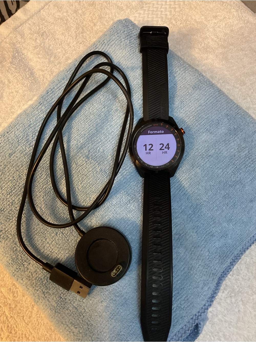 Genuine Garming Approach S40 GPS Golf Smartwatch in excellent pre- owned .